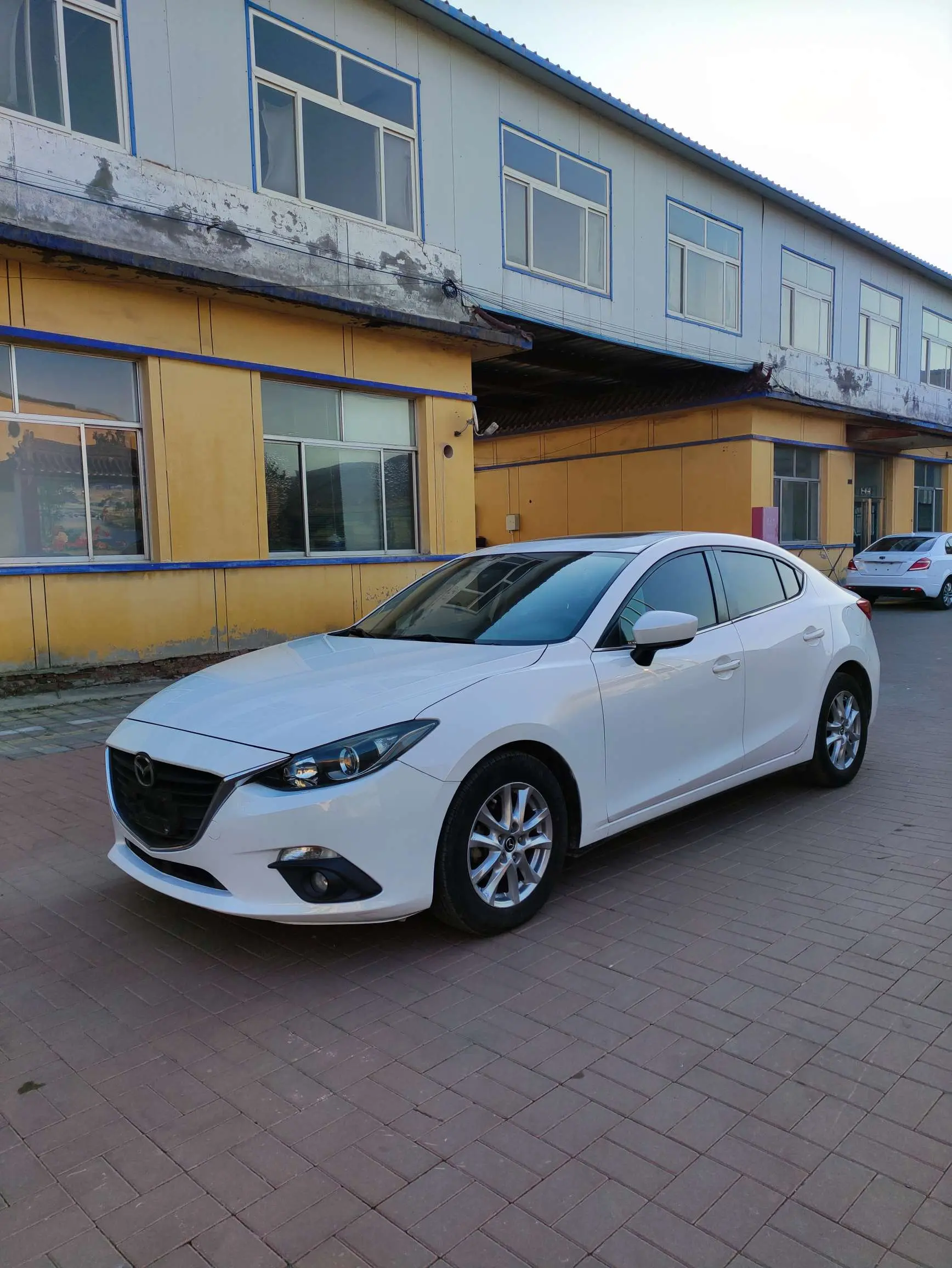 Mazda Axela (Mazda3)  из Китая
