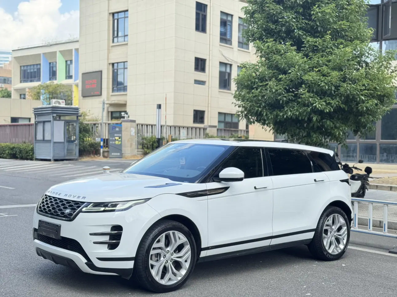 Land Rover Range Rover Evoque  из Китая