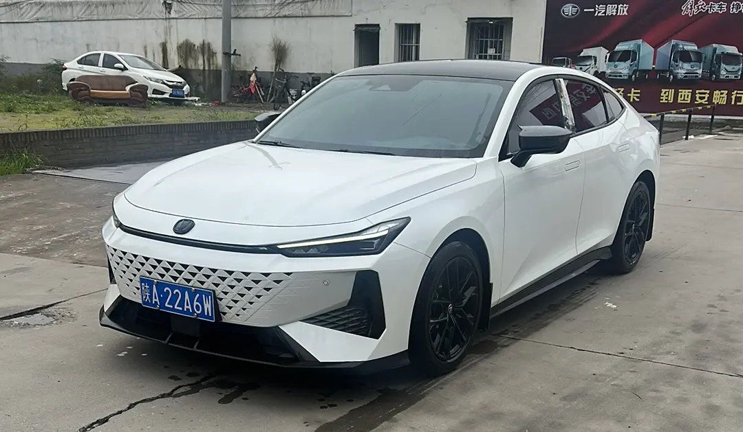 Changan UNI-V  из Китая