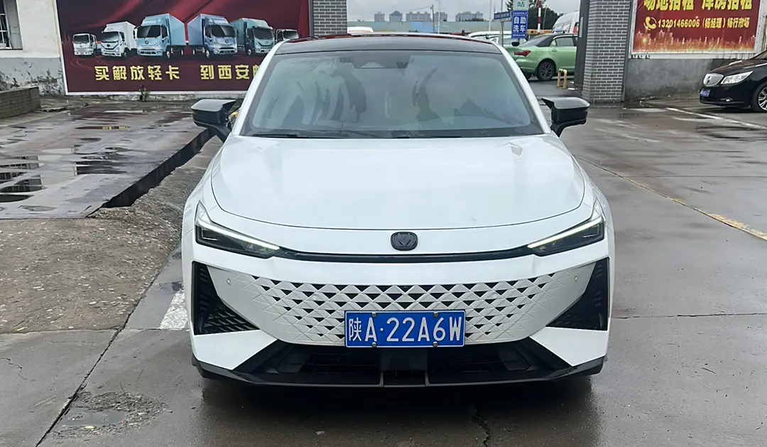 Changan UNI-V  из Китая