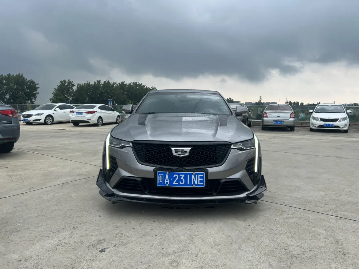 Cadillac CT4  из Китая