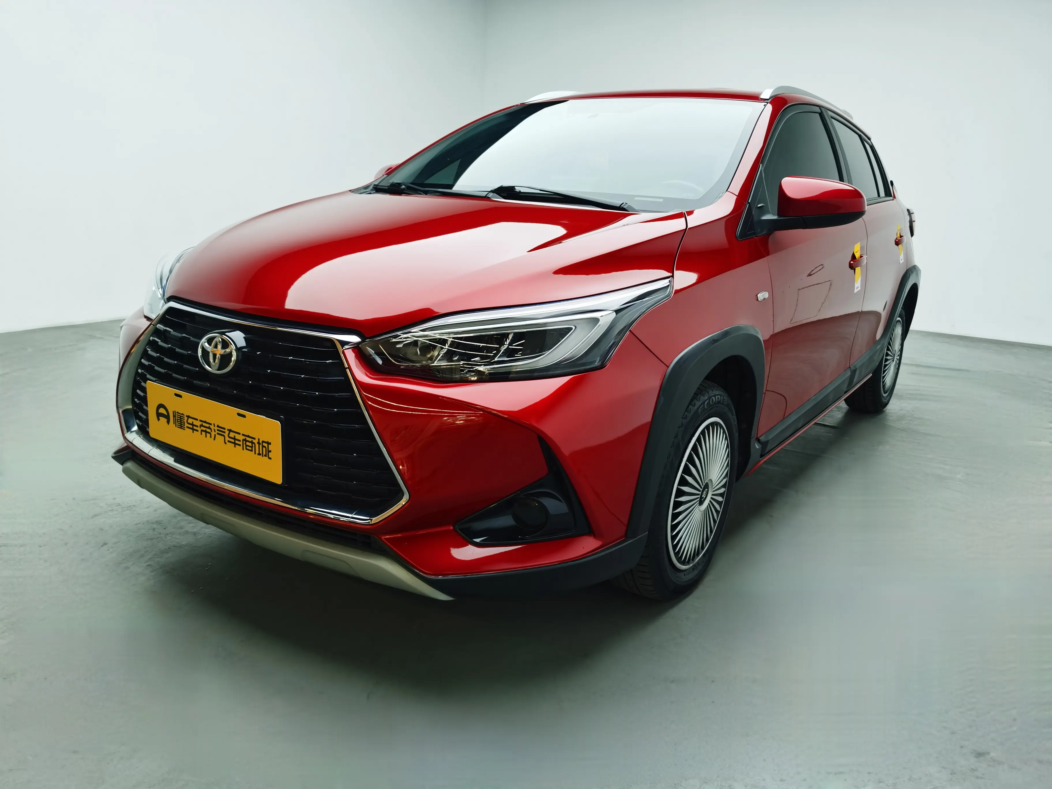 Toyota Yaris L  из Китая