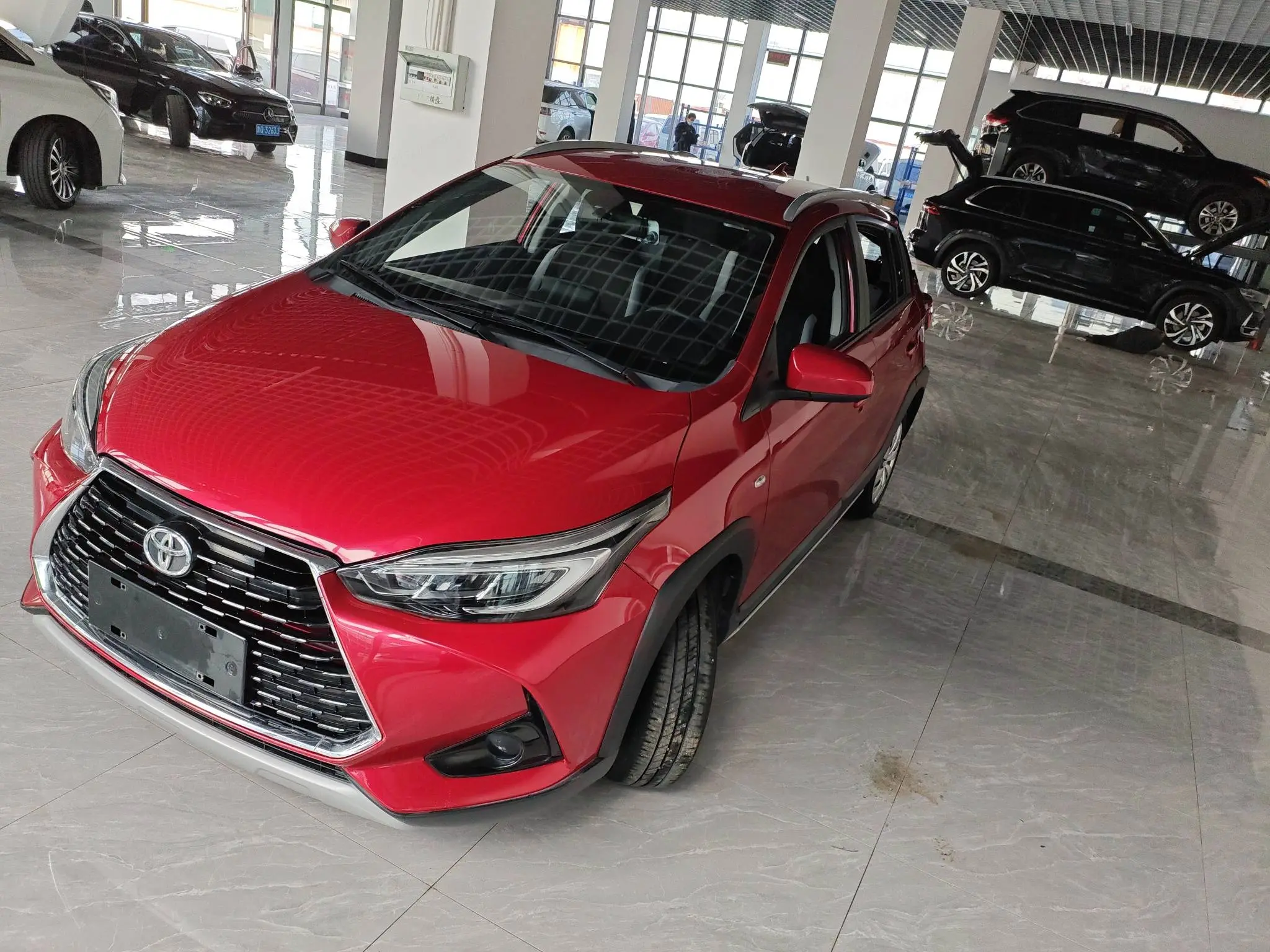 Toyota Yaris L  из Китая