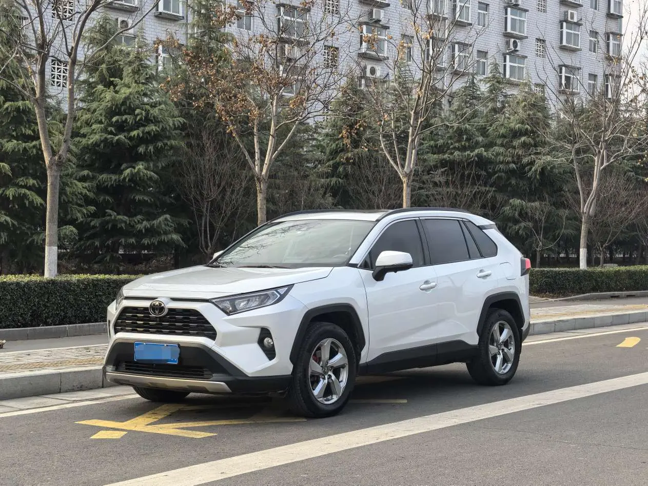 Toyota RAV4  из Китая