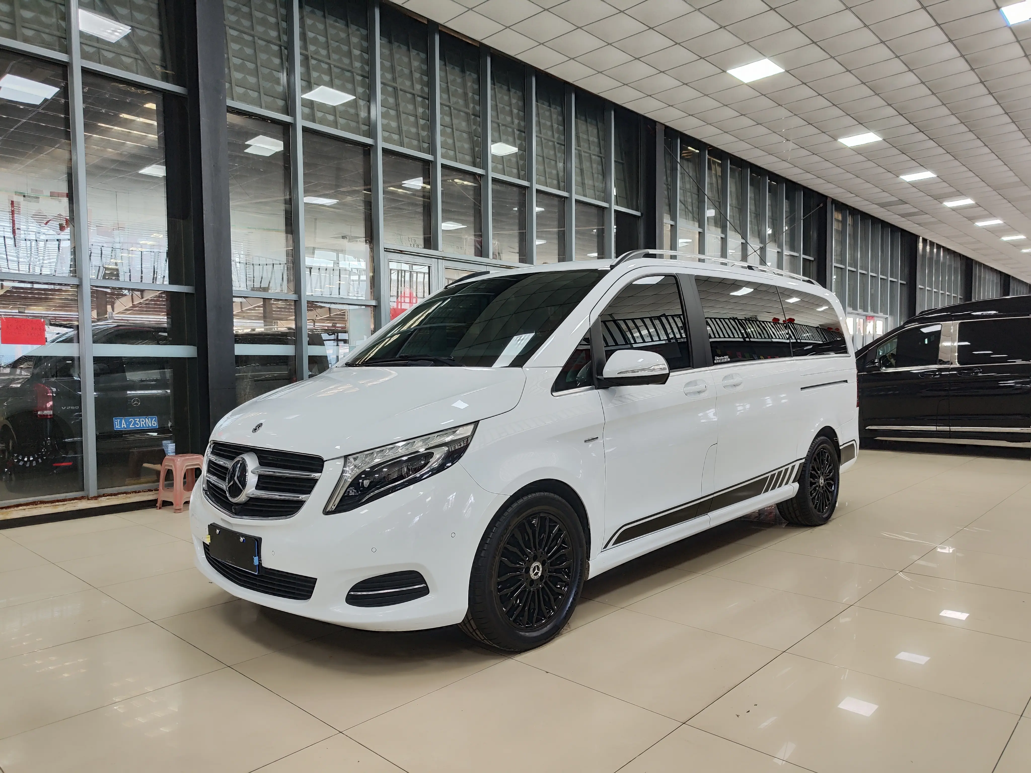 Mercedes-Benz Mercedes Benz V Class  из Китая