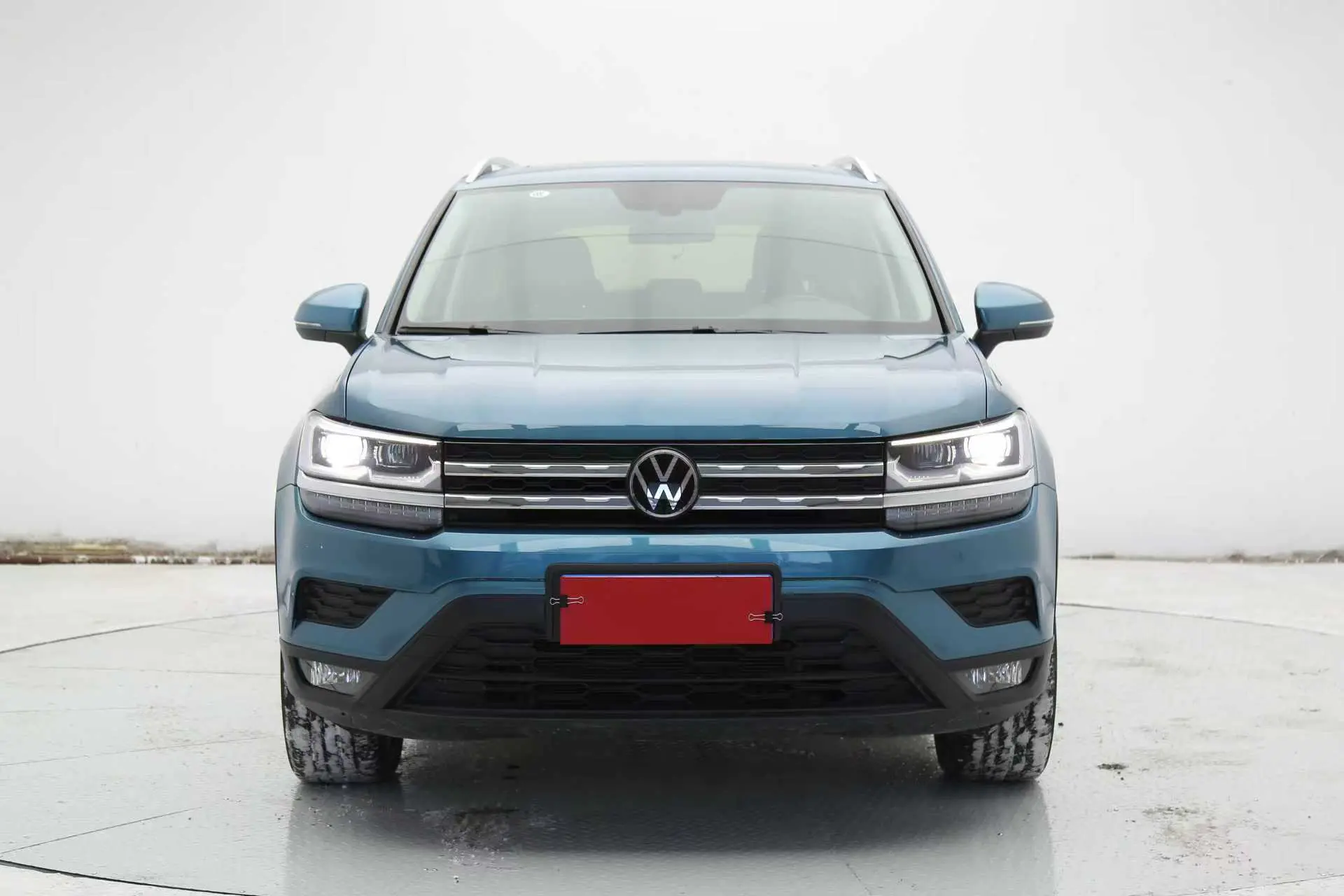 Volkswagen Tharu  из Китая