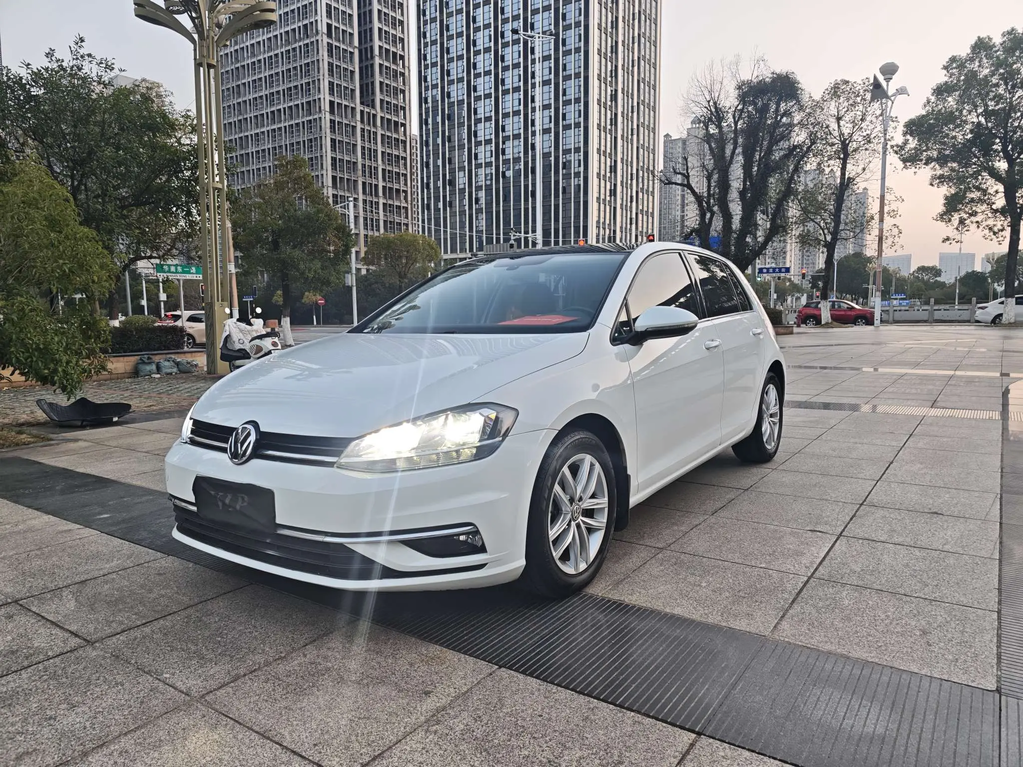 Volkswagen Golf  из Китая