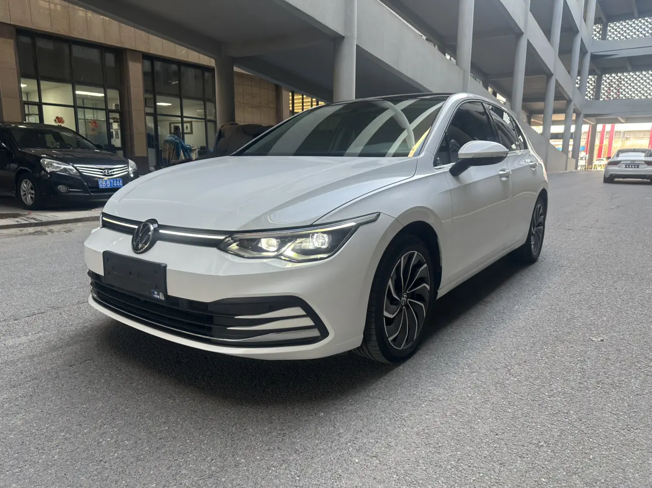 Volkswagen Golf  из Китая