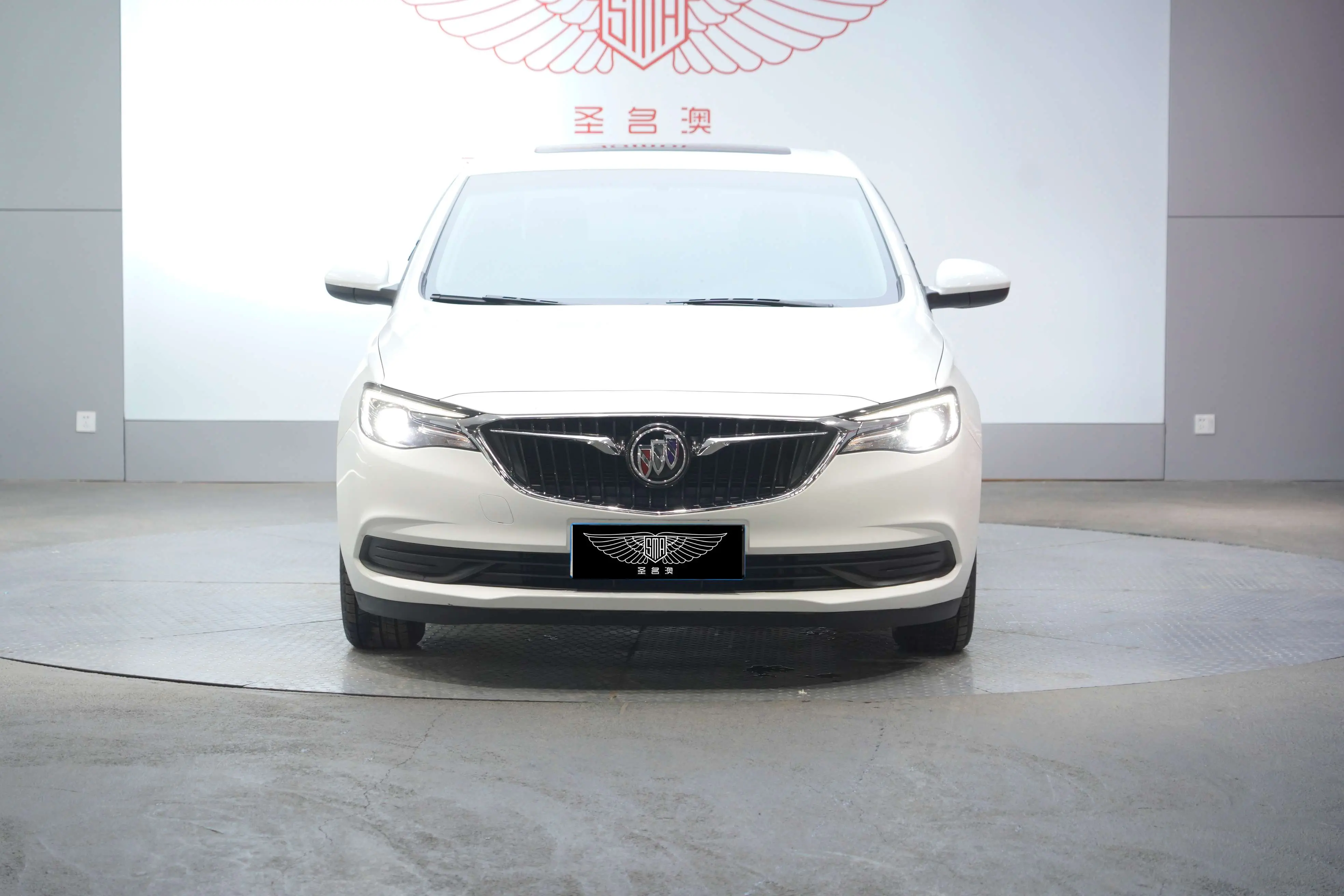Buick Yinglang  из Китая