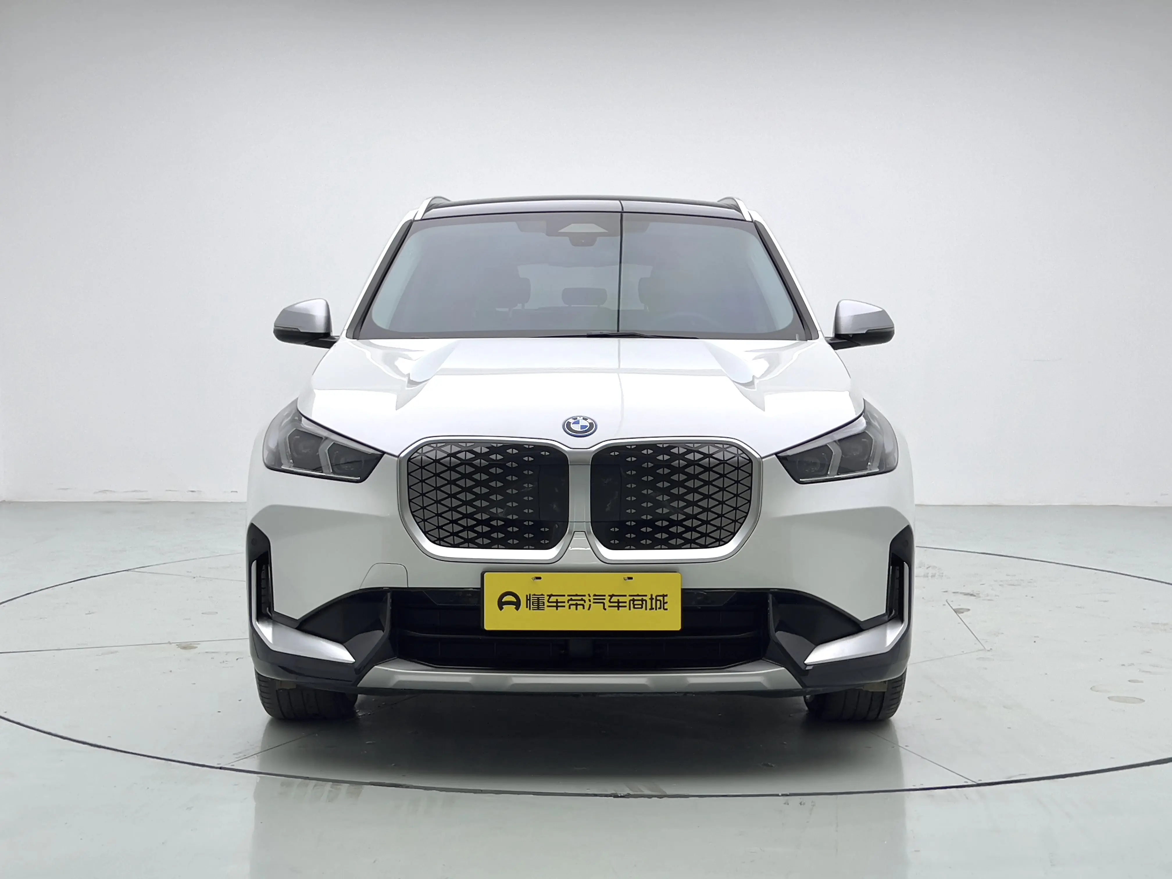 BMW iX1  из Китая