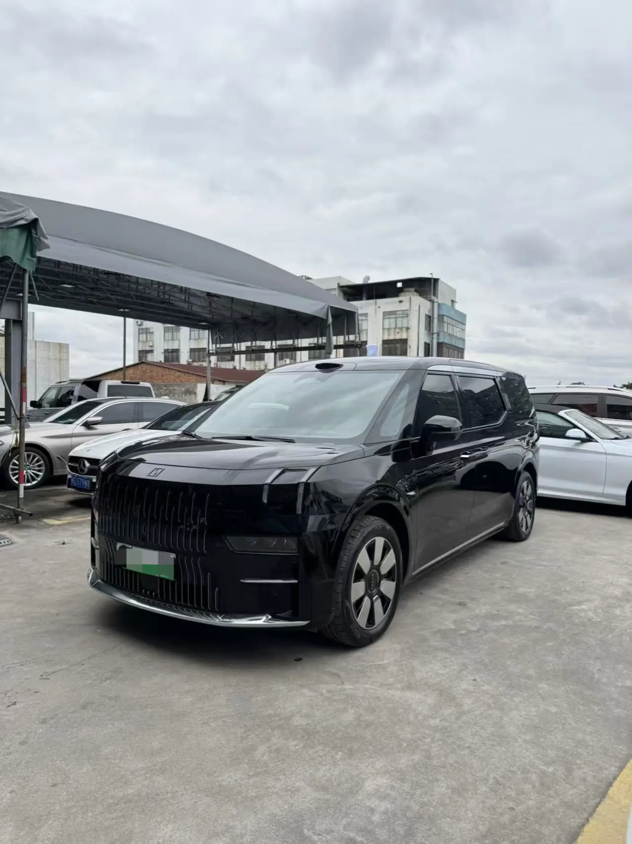 ZEEKR 009  из Китая