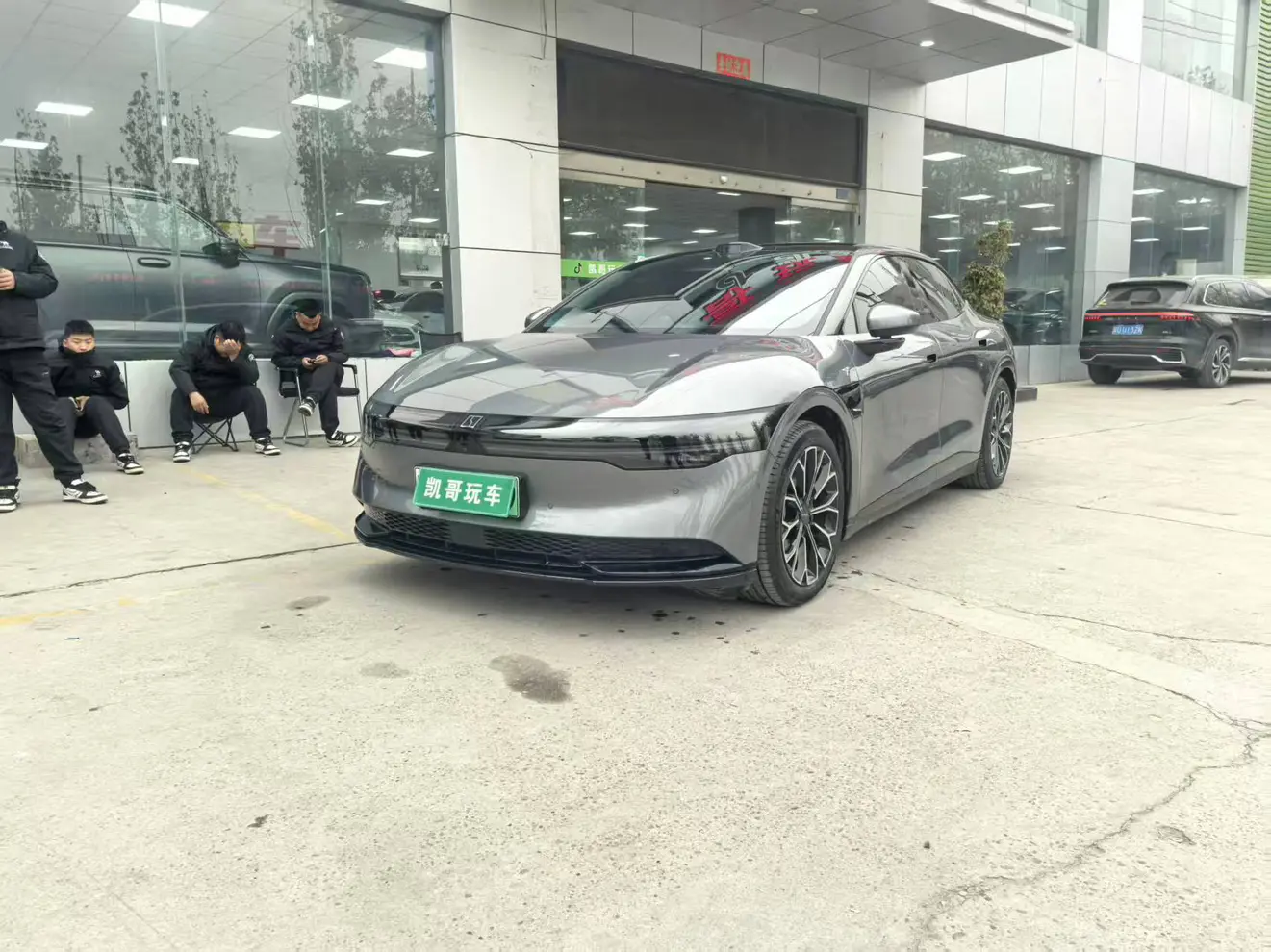 ZEEKR 007  из Китая