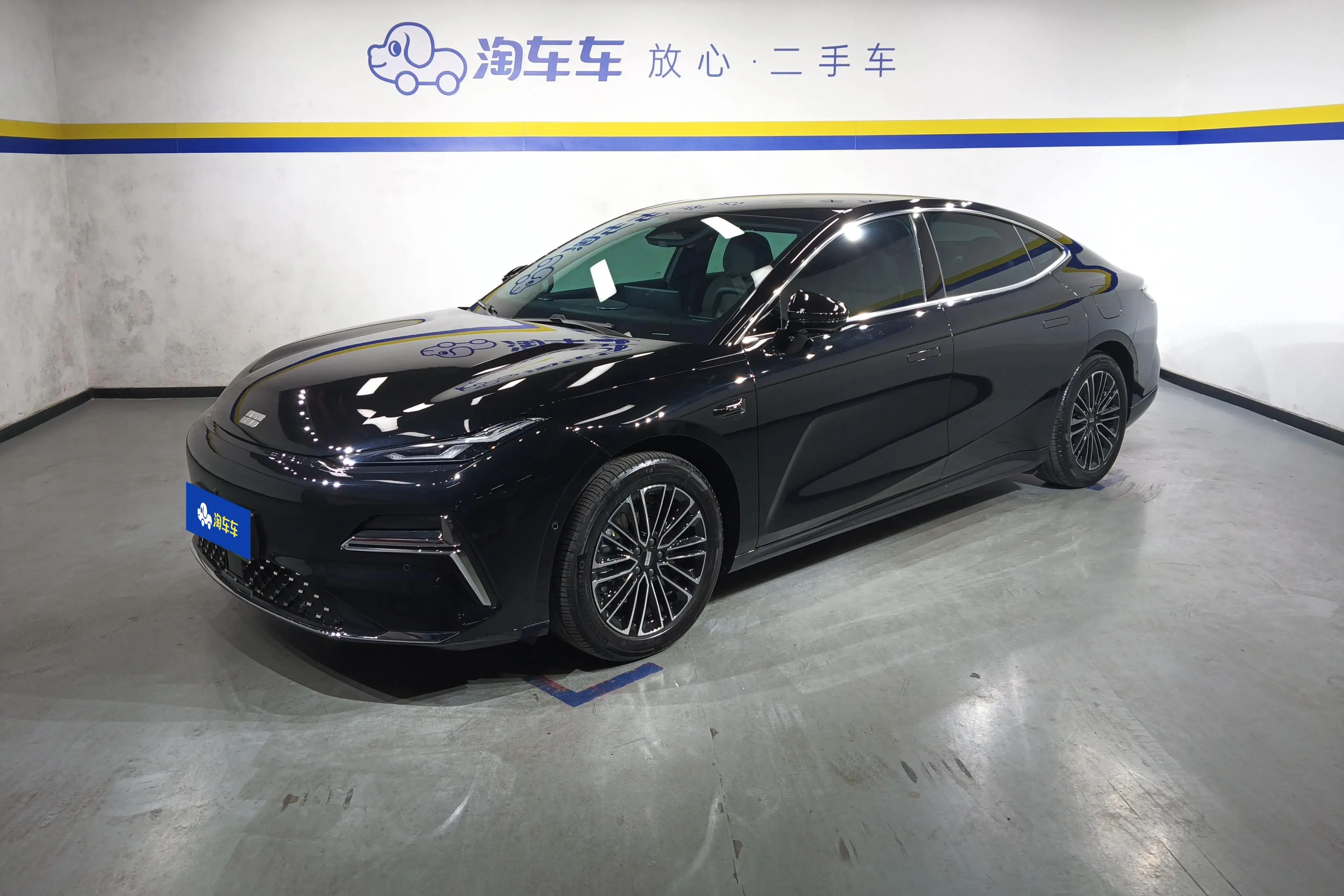 Geely Galaxy Star 8 PHEV  из Китая