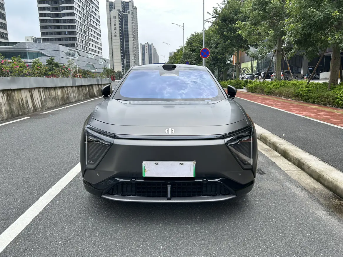 HiPhi Y  из Китая