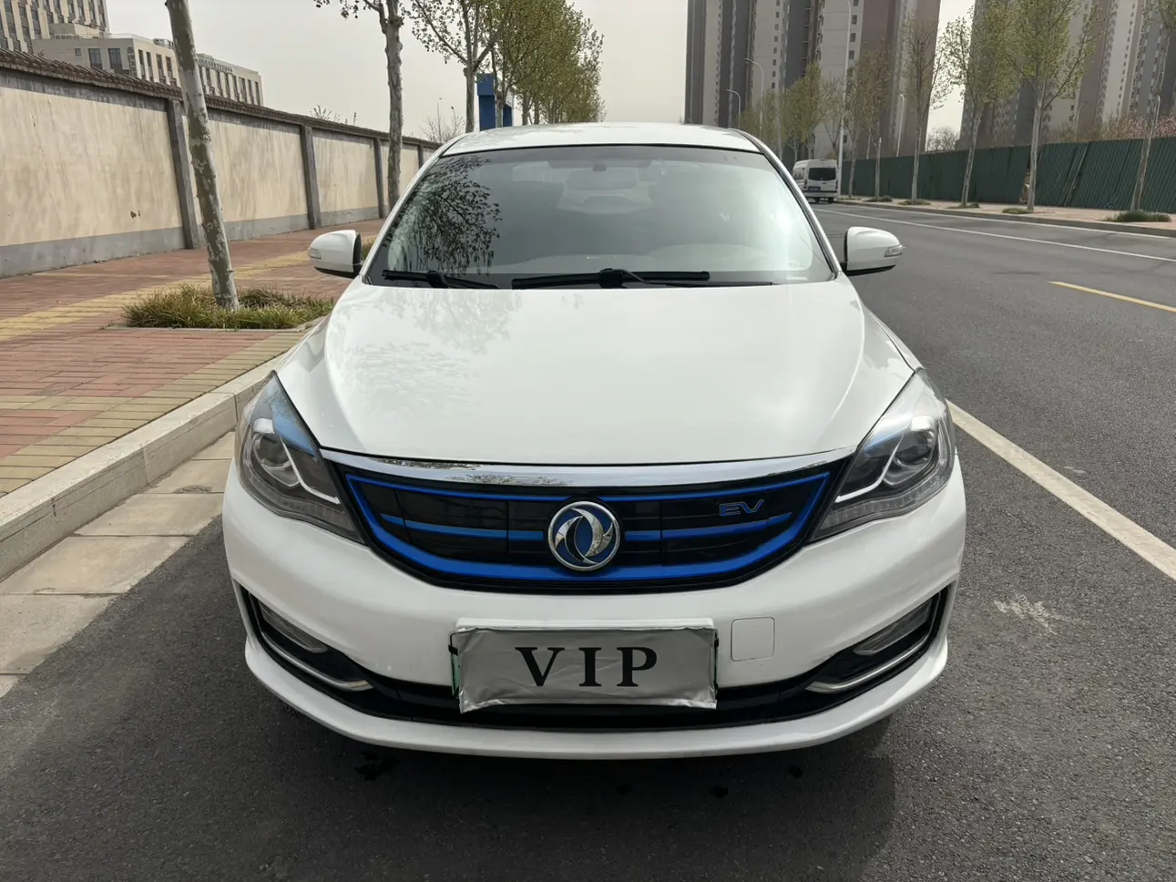 Dongfeng Fengshen E70  из Китая