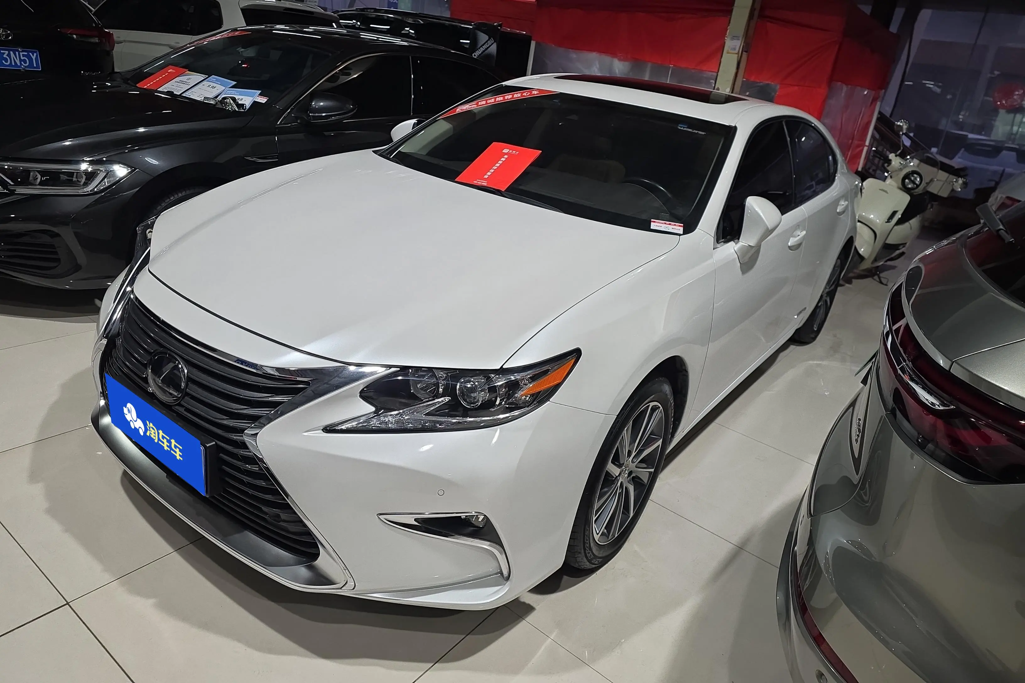Lexus ES