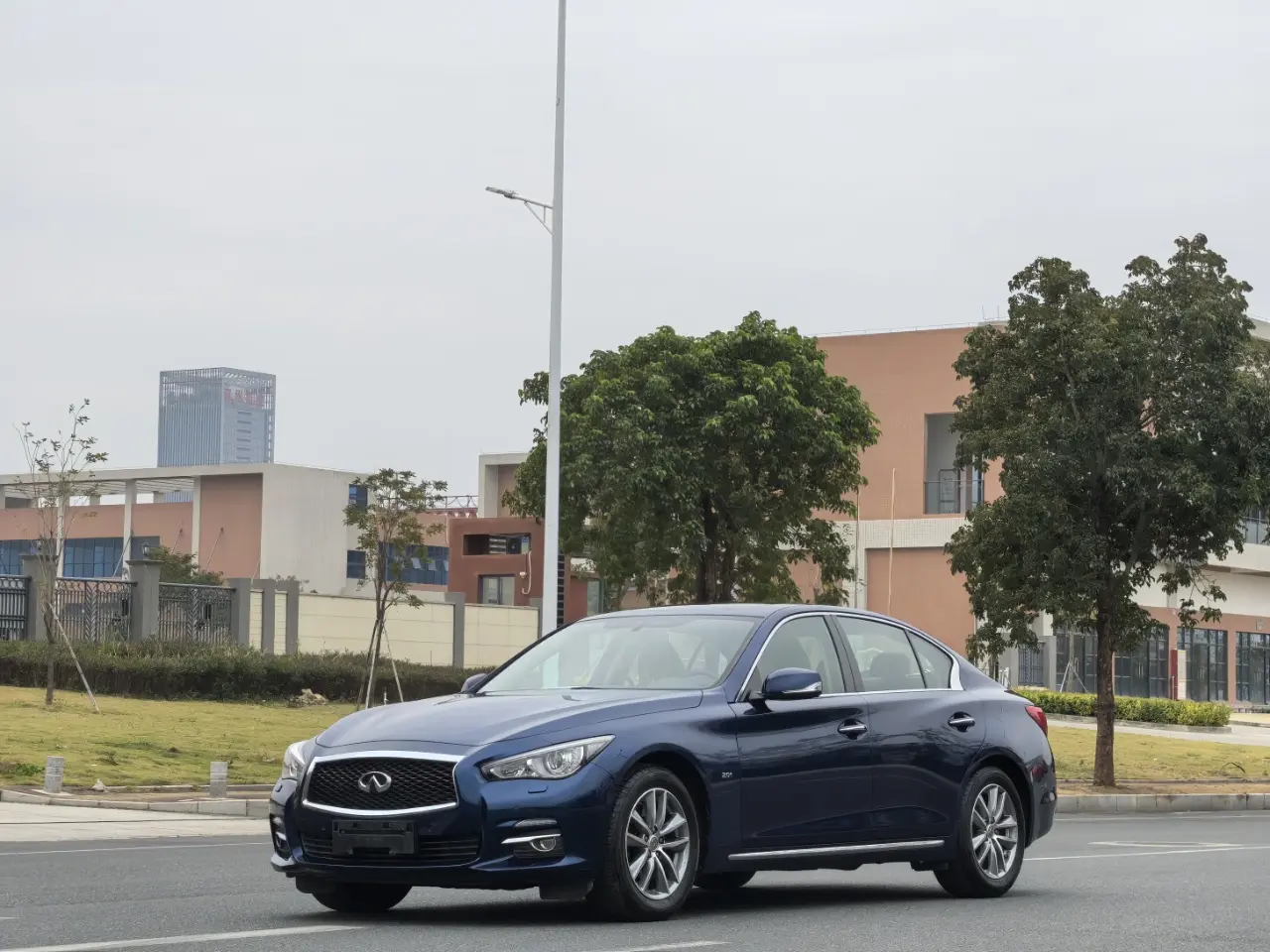 Infiniti Q50L  из Китая