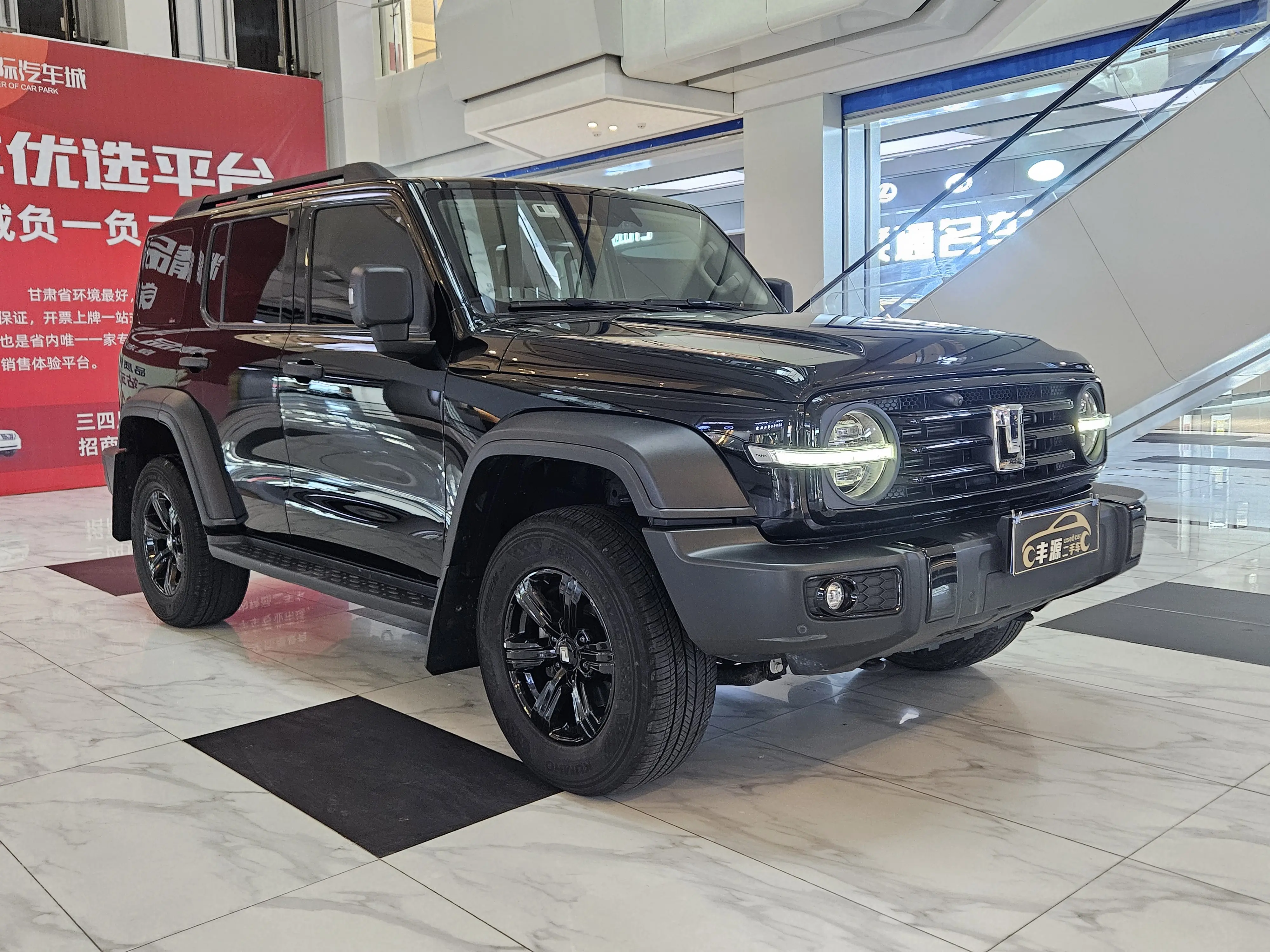 Tank 300  из Китая