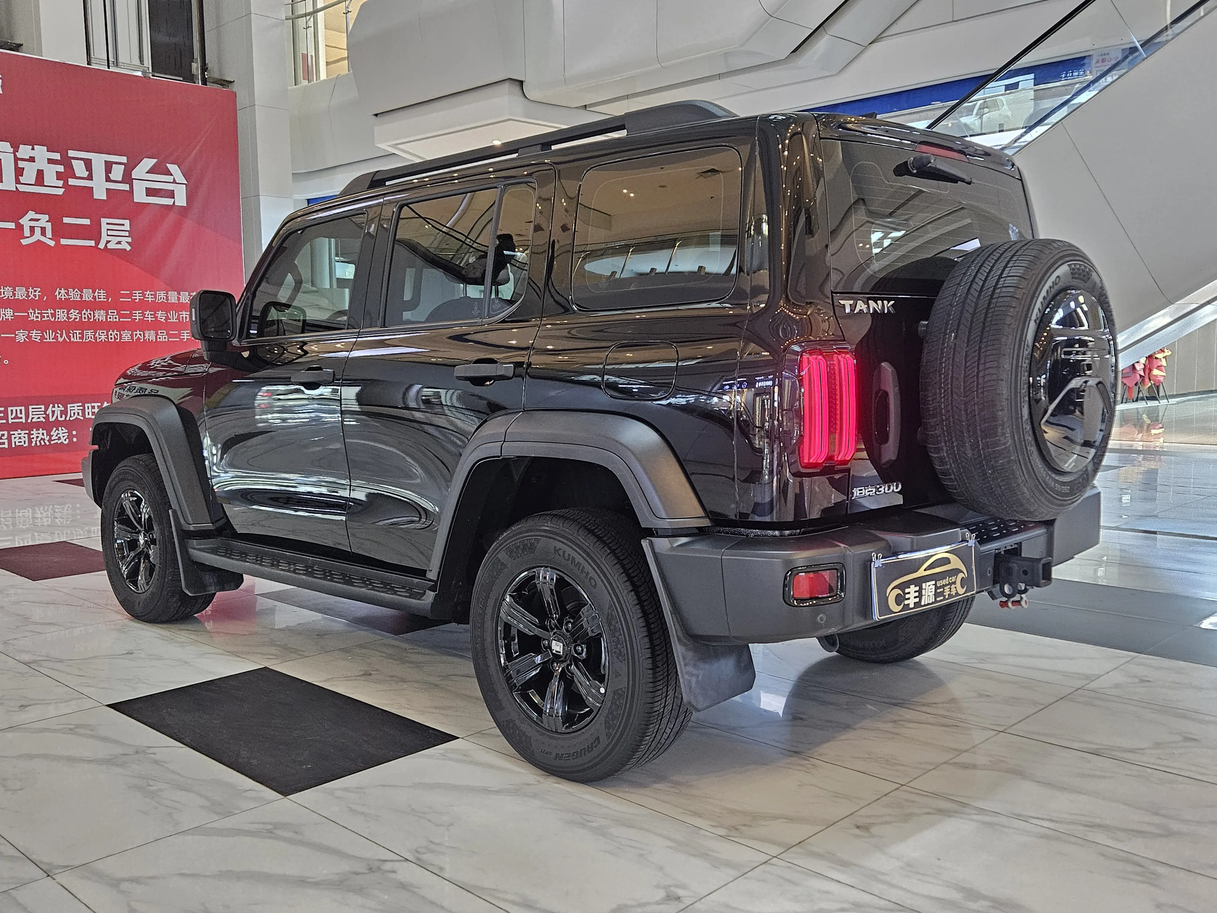 Tank 300  из Китая