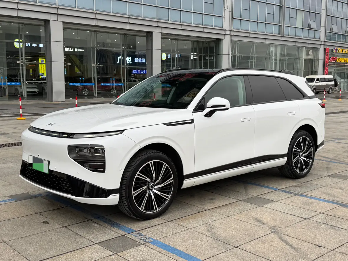 Xpeng G9  из Китая