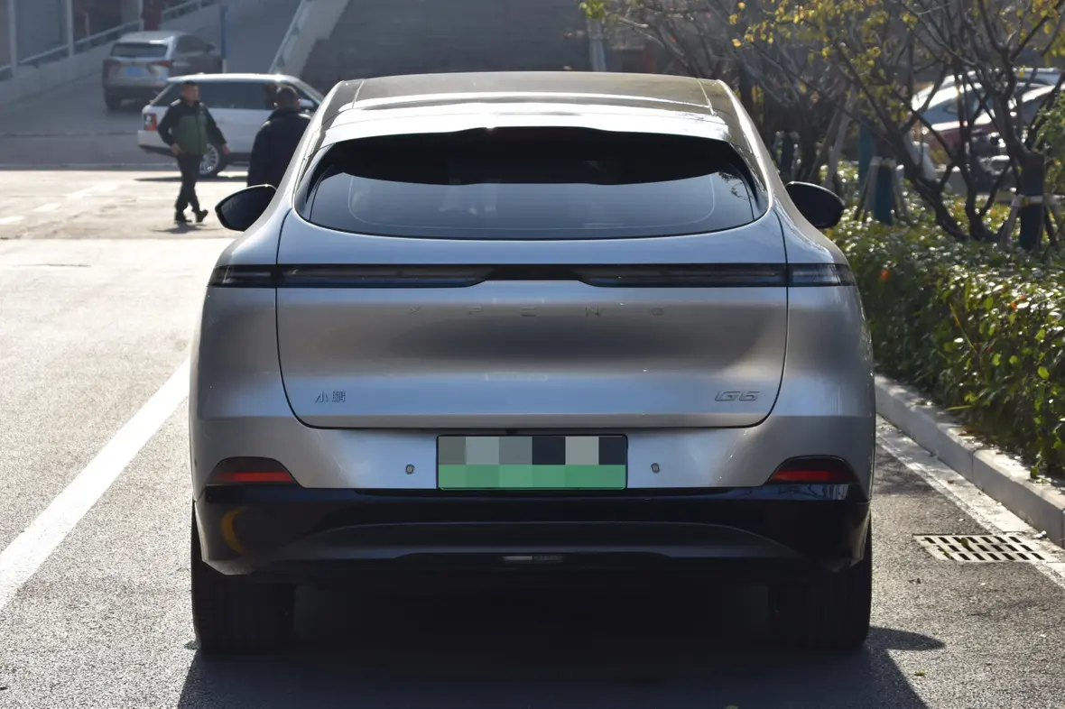 Xpeng G6  из Китая