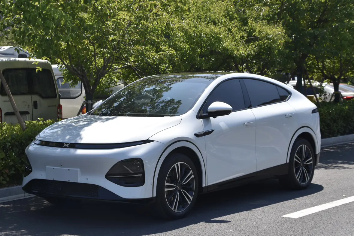 Xpeng G6  из Китая