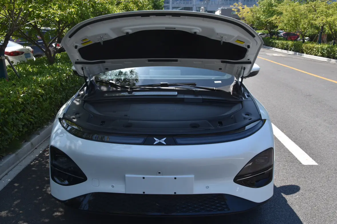 Xpeng G6  из Китая