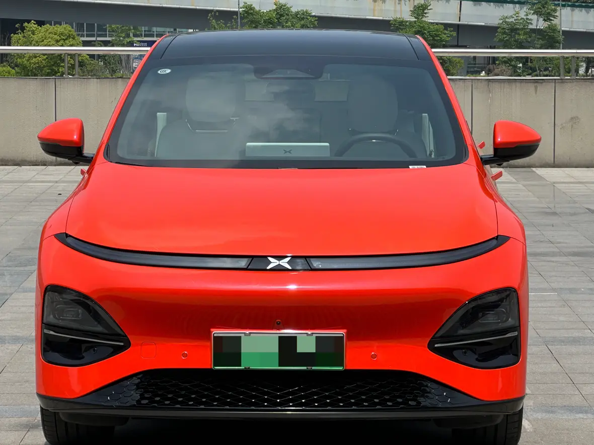 Xpeng G6  из Китая