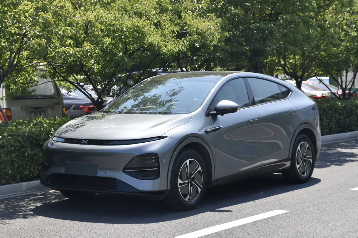 Xpeng G6  из Китая