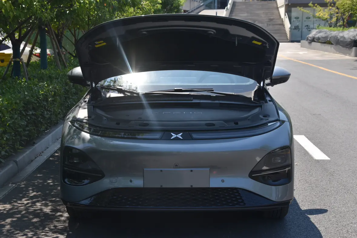 Xpeng G6  из Китая