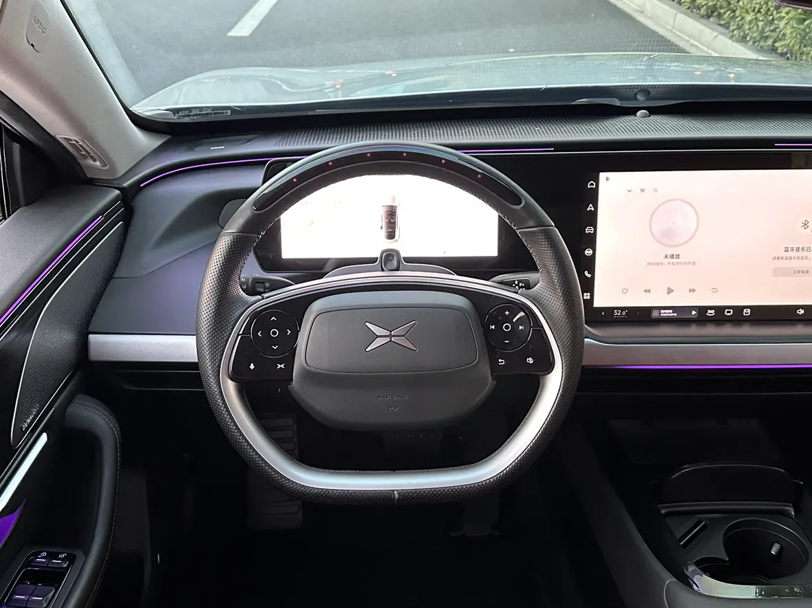 Xpeng P7  из Китая