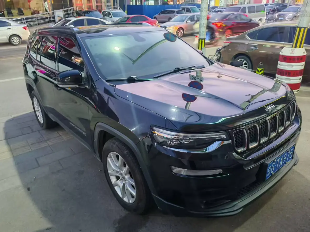 Jeep Commander  из Китая