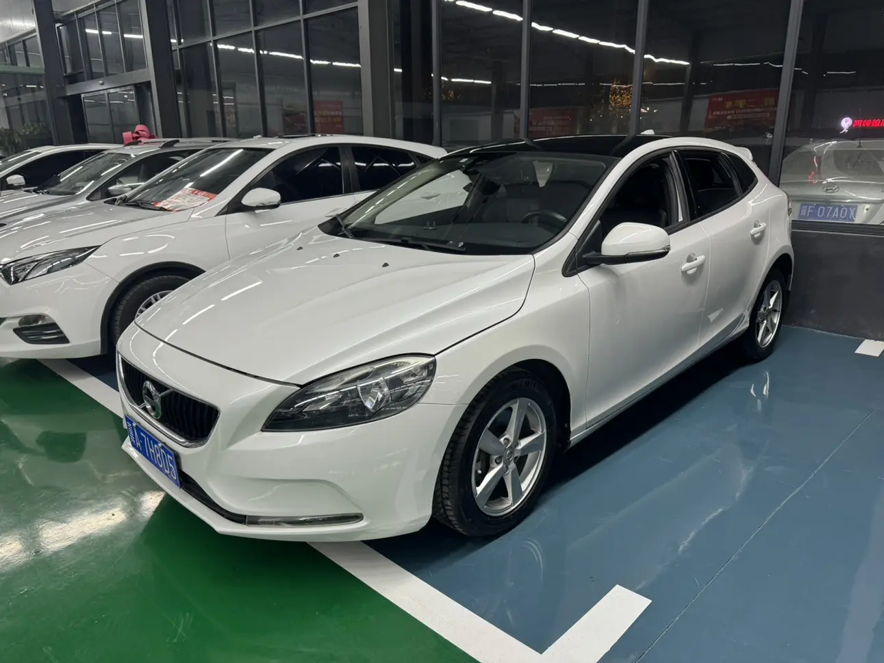 Volvo V40  из Китая