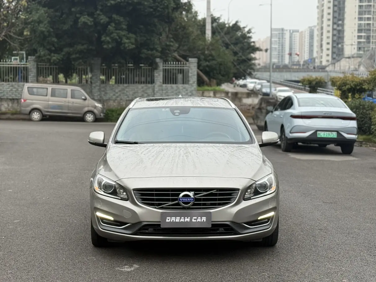 Volvo V60  из Китая