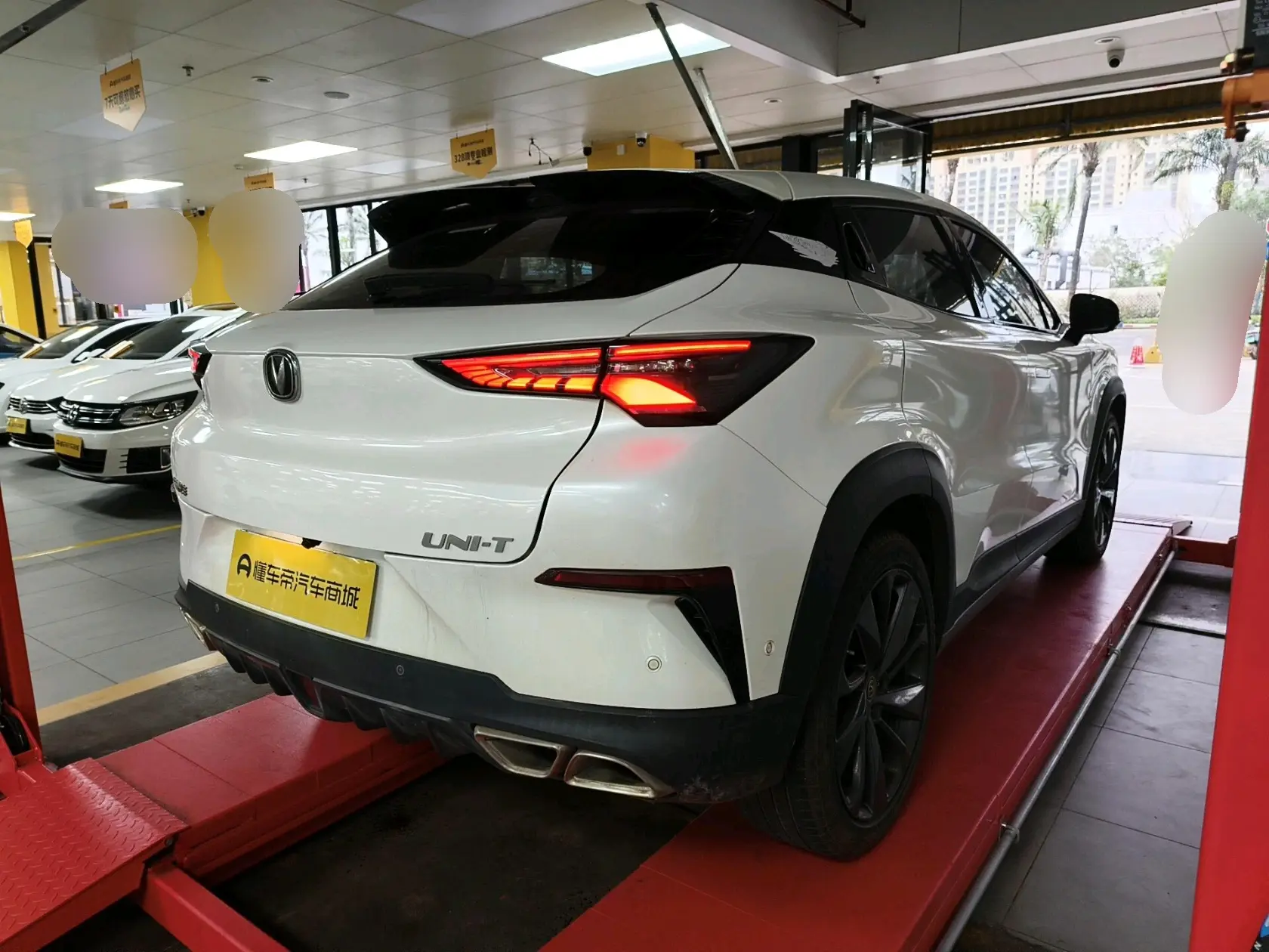 Changan UNI-T  из Китая