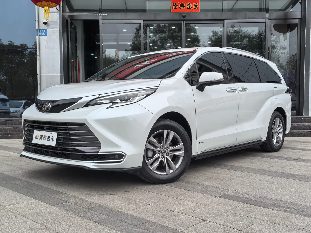 Toyota Sienna  из Китая