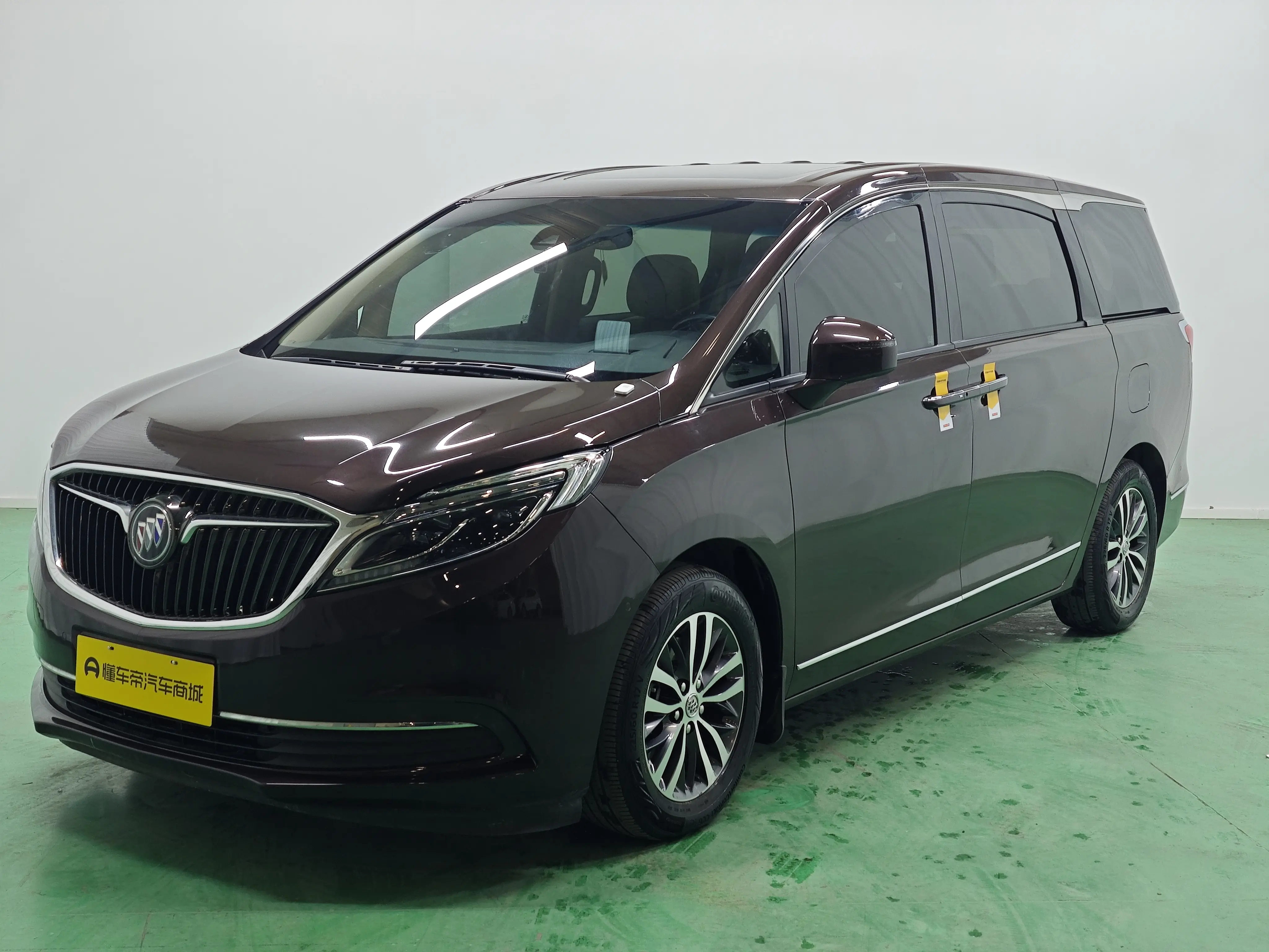 Buick GL8  из Китая