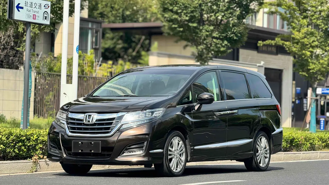 Honda Elysion (Alison)  из Китая