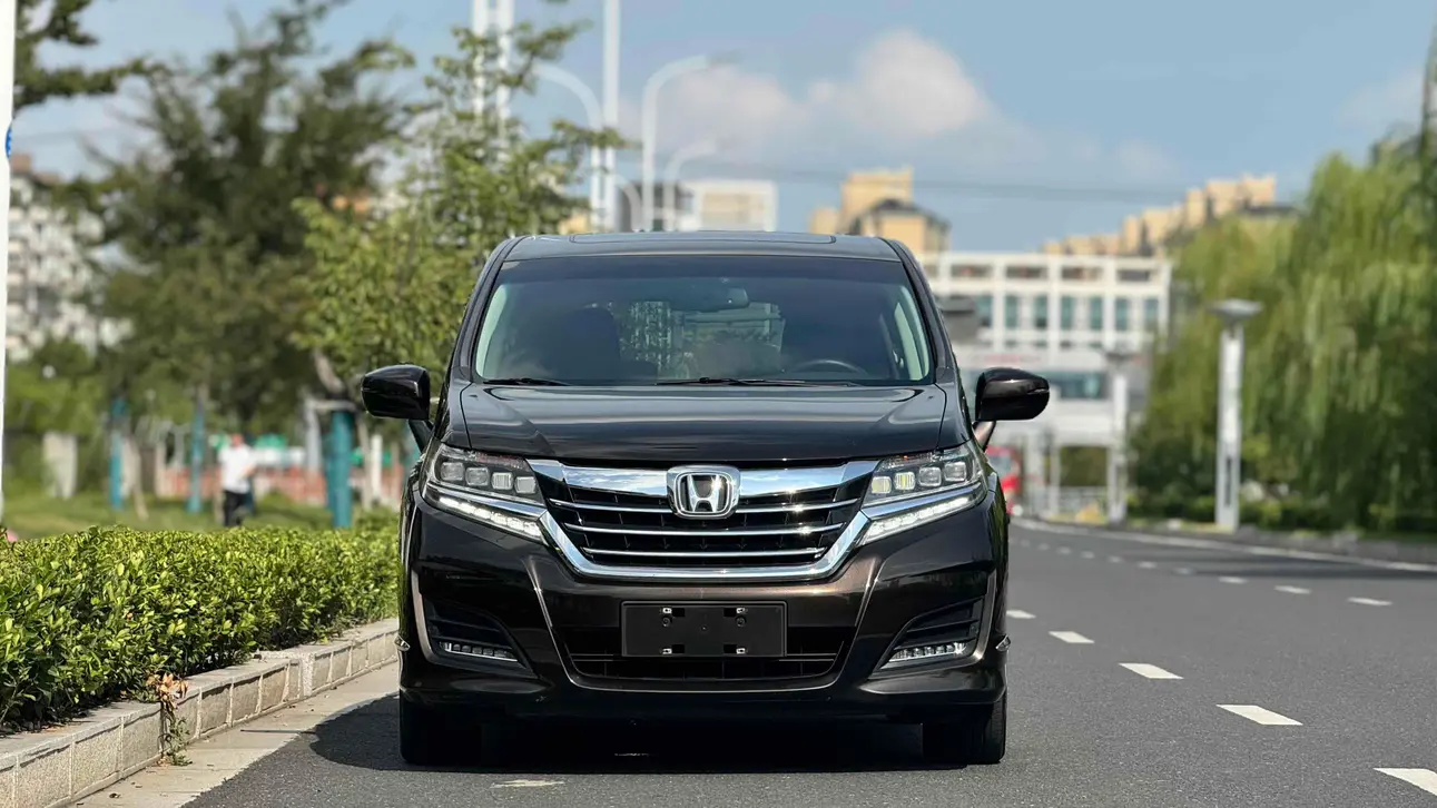 Honda Elysion (Alison)  из Китая