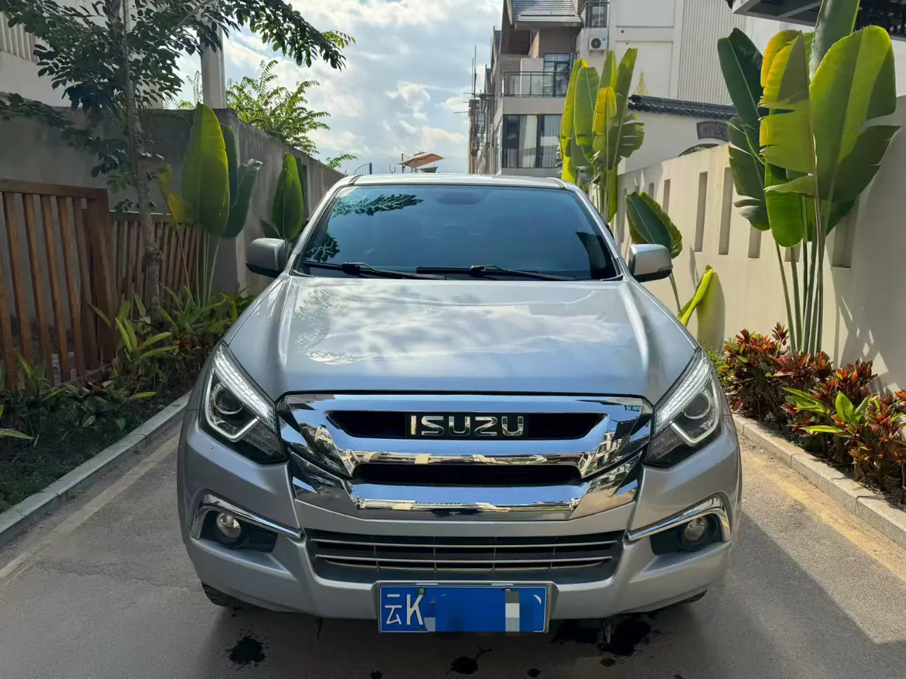 Isuzu D-MAX  из Китая