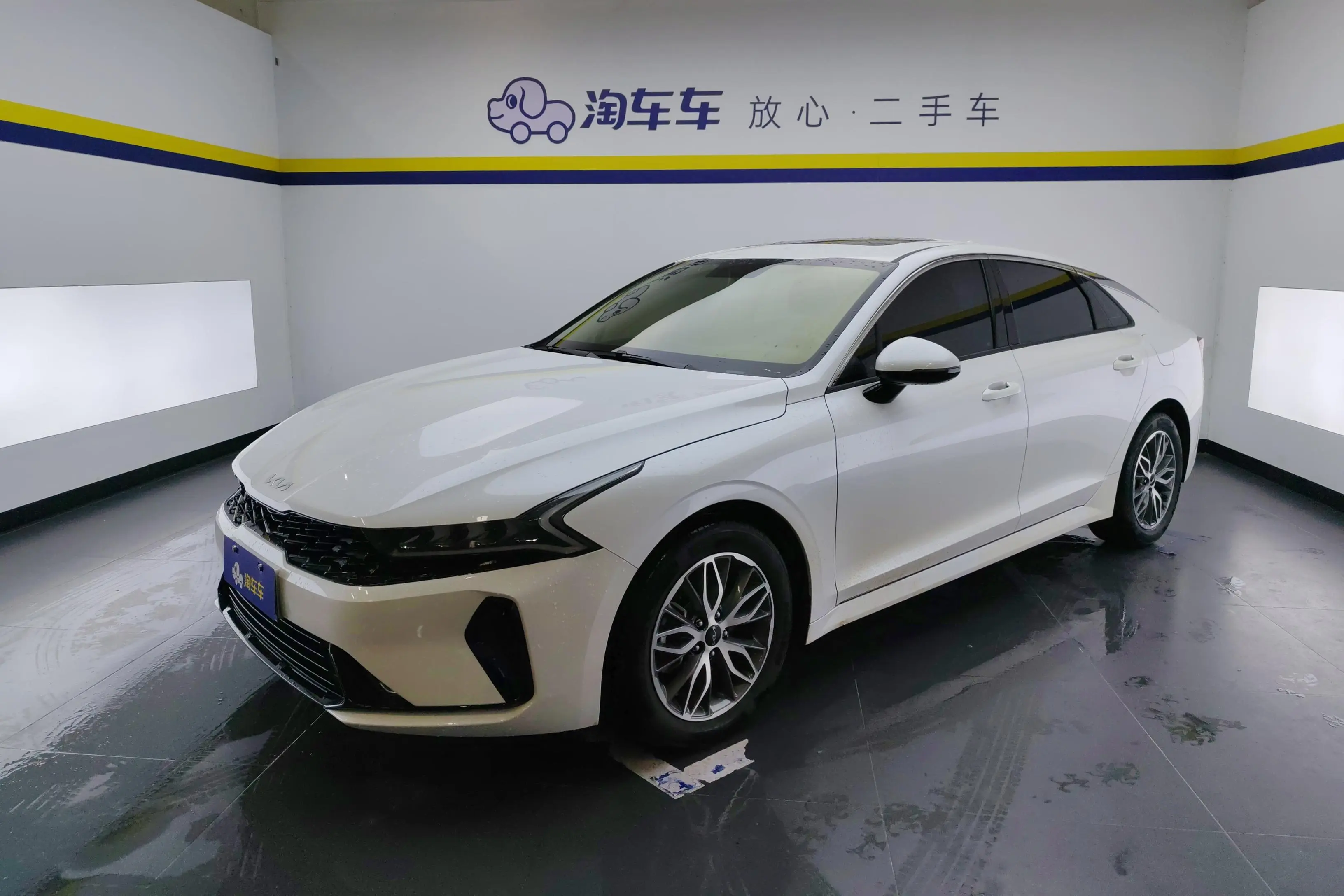 Kia K5  из Китая