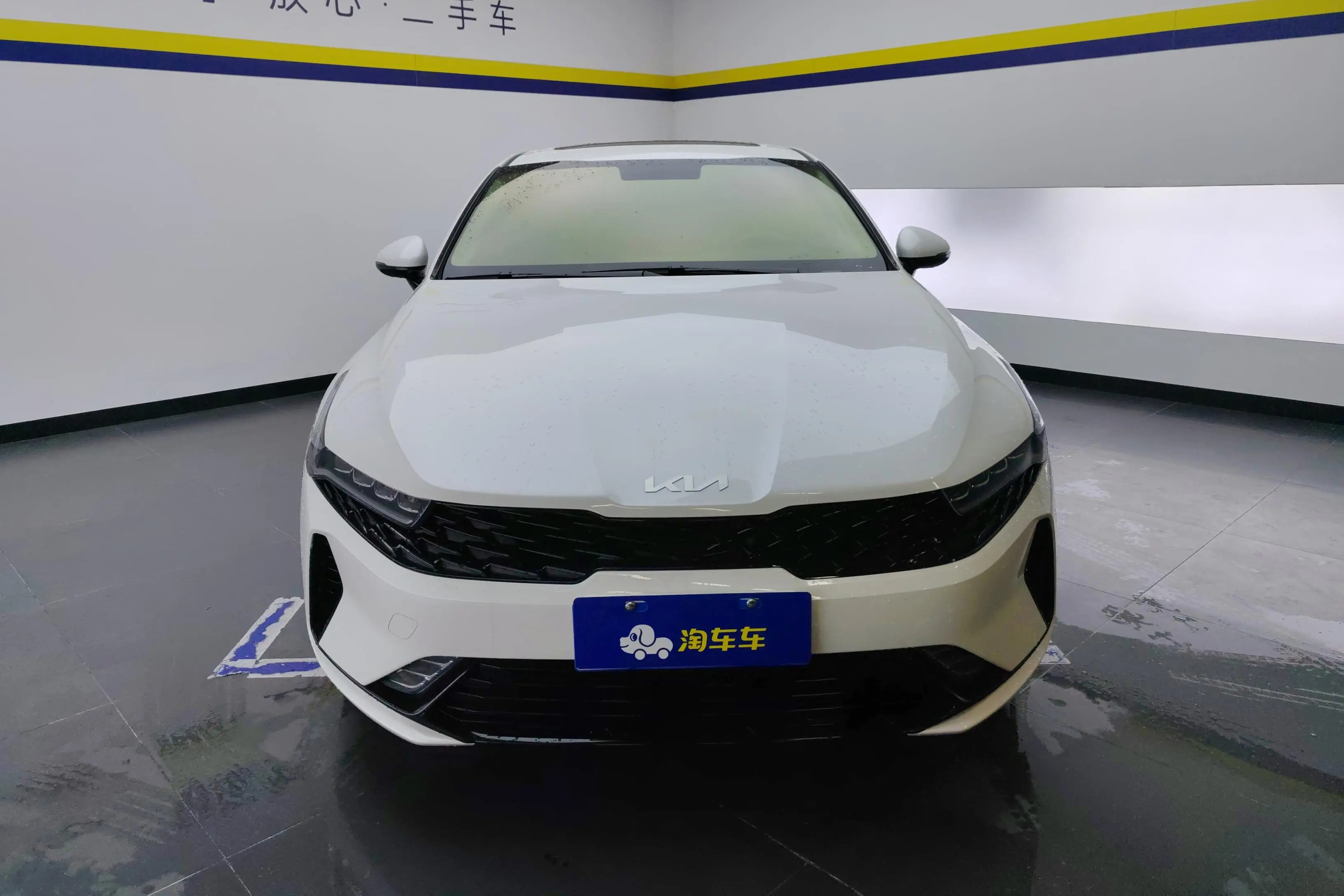 Kia K5  из Китая