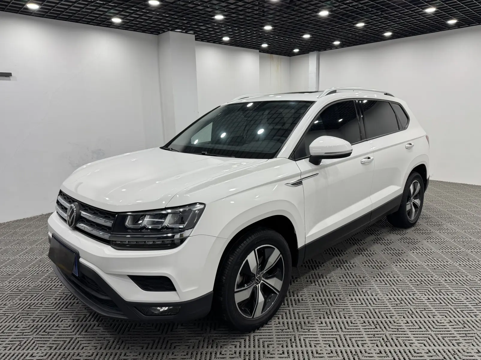 Volkswagen Tharu  из Китая