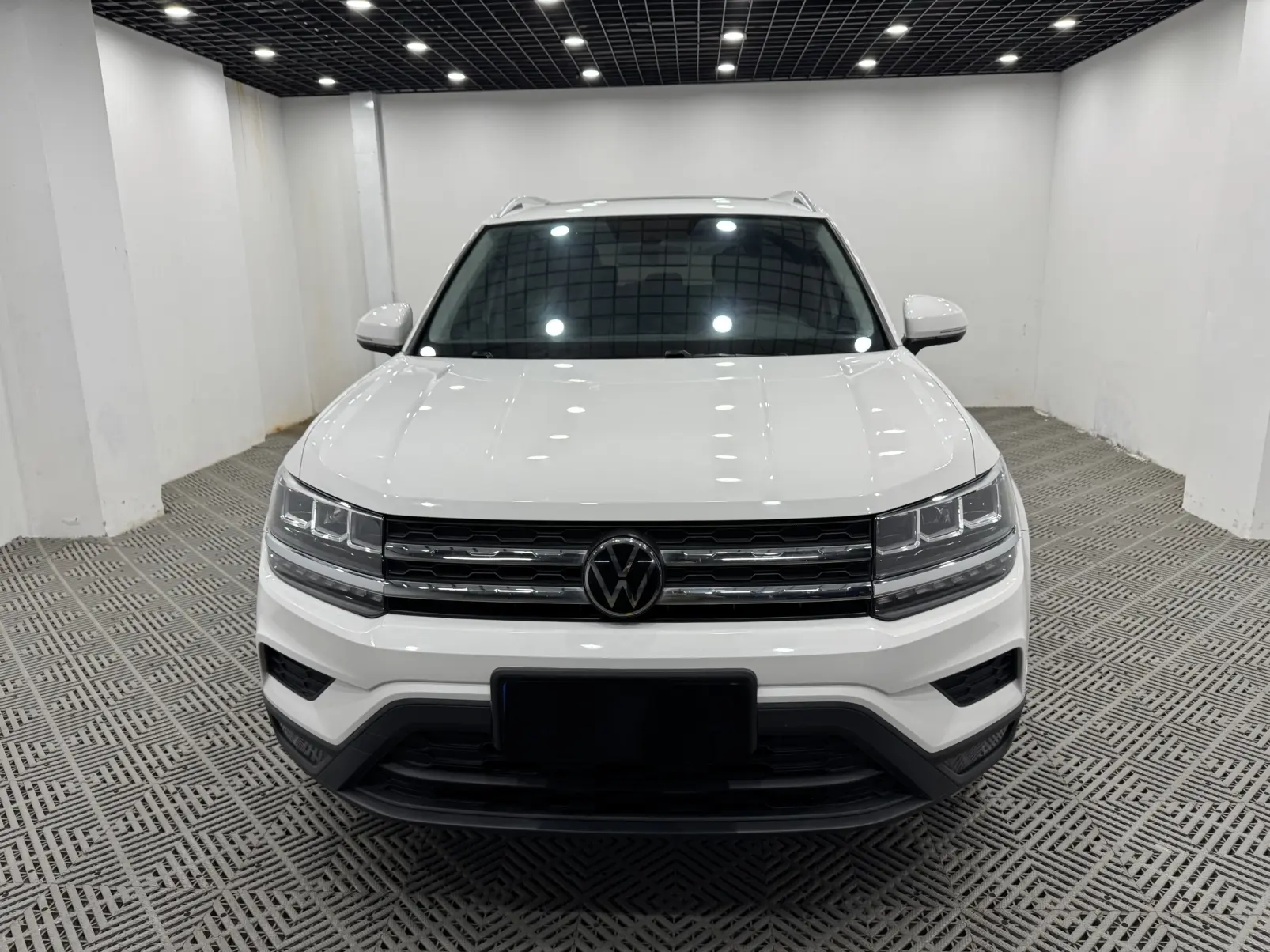 Volkswagen Tharu  из Китая
