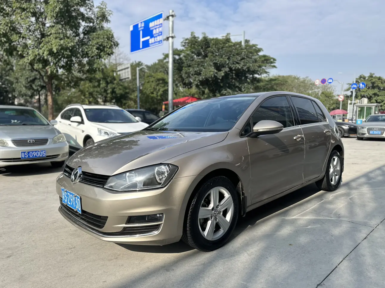 Volkswagen Golf  из Китая