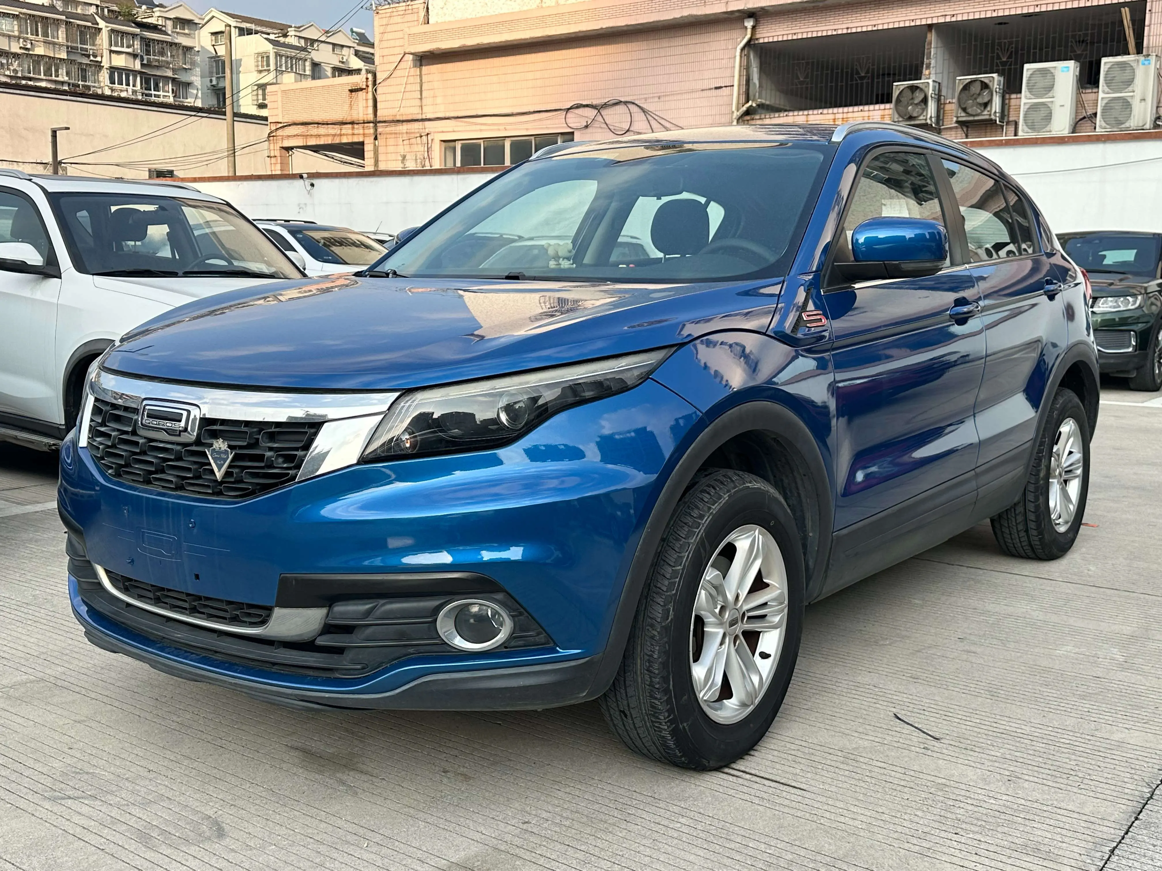 Qoros 5  из Китая