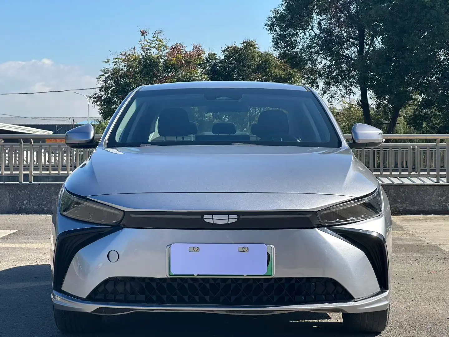 Geely Geometry G6  из Китая