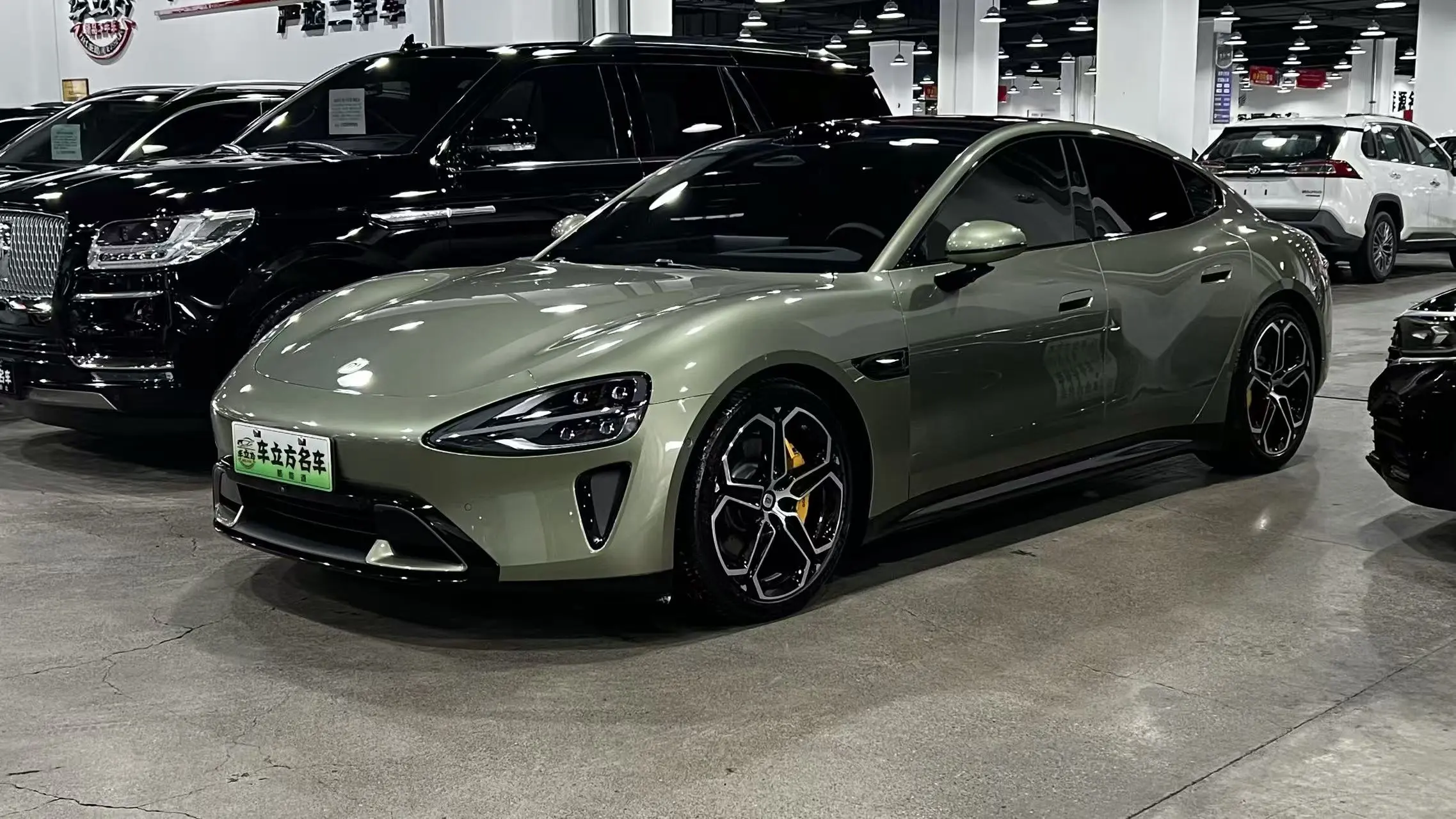 Xiaomi car Xiaomi SU7  из Китая