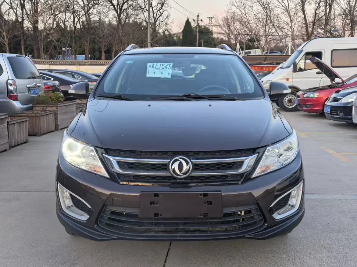 Dongfeng Fengshen AX3  из Китая