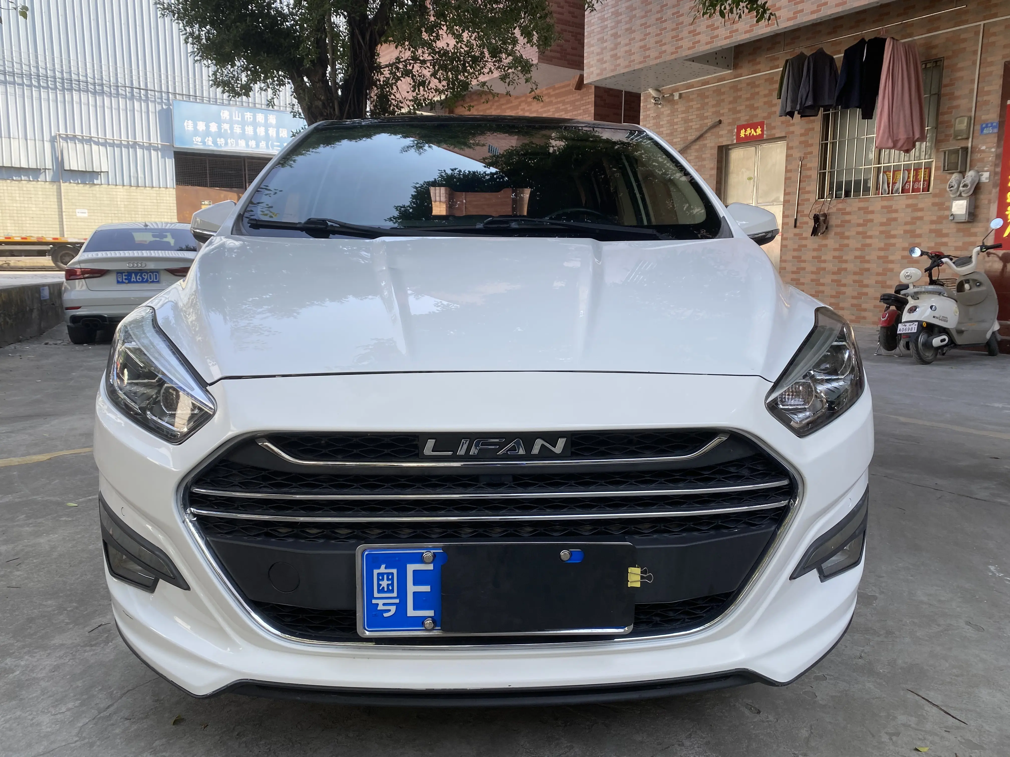 Lifan Xuanlang  из Китая